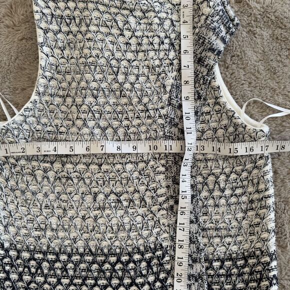 Chicos Textured Knit Sweater Vest Women's Size1M Black Antique White - Picture 9 of 12